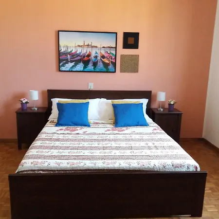 Near To Airport Guest-house * פיזה